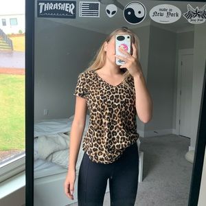 ADORABLE LEOPARD PRINT T-SHIRT!!